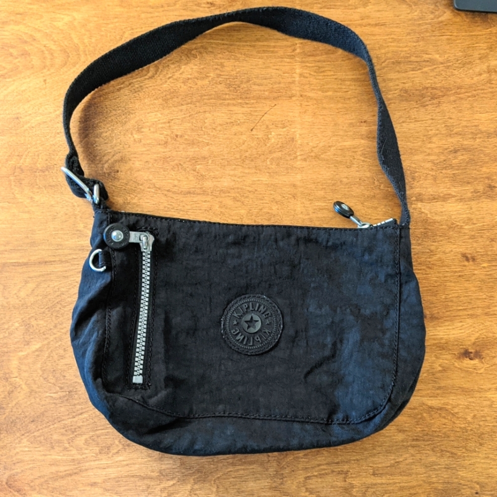 Kipling black shoulder bag EUC